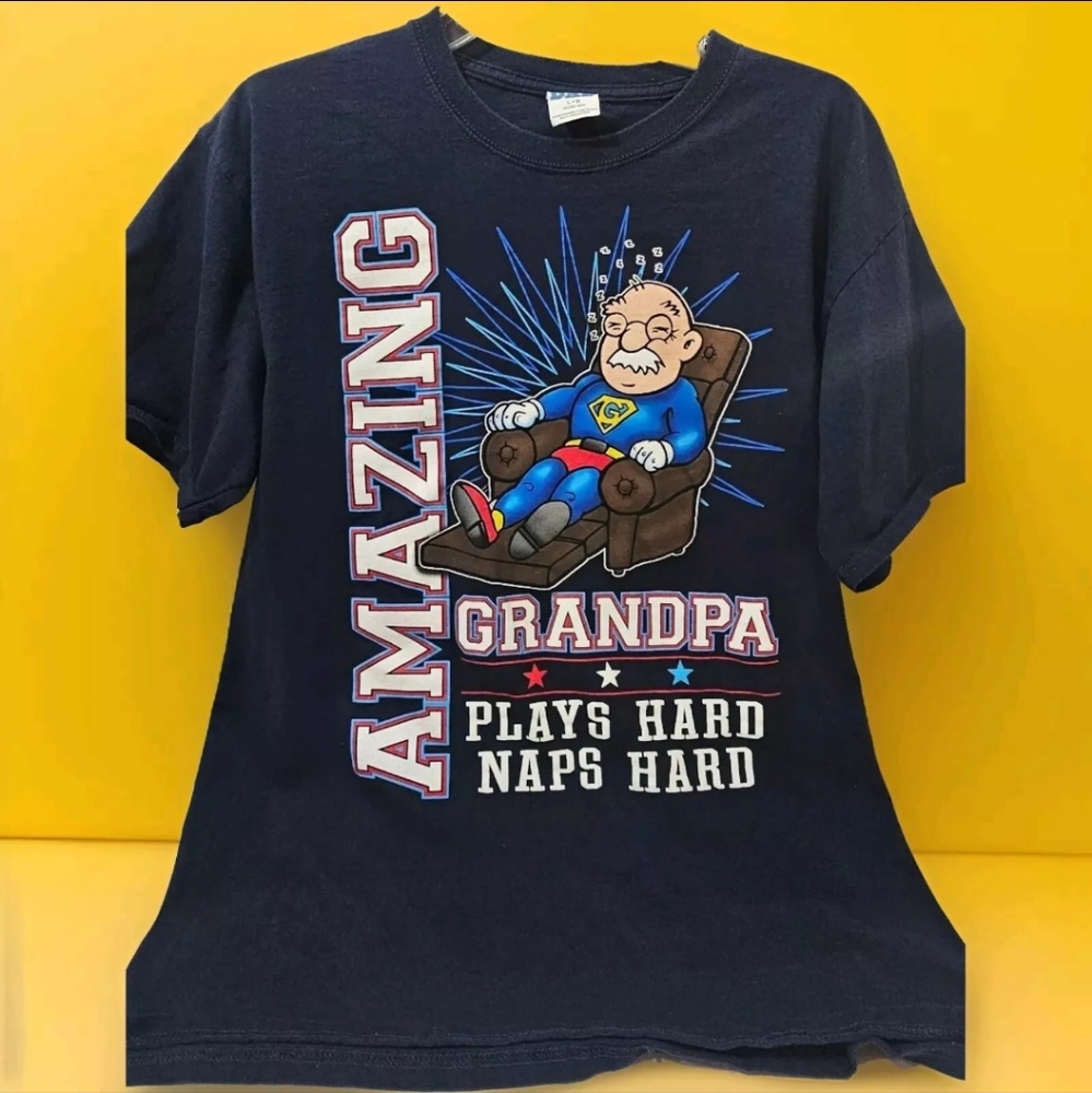 Amazing Grandpa T-shirt Men's Large Navy Blue Plays Hard Naps Hard READ